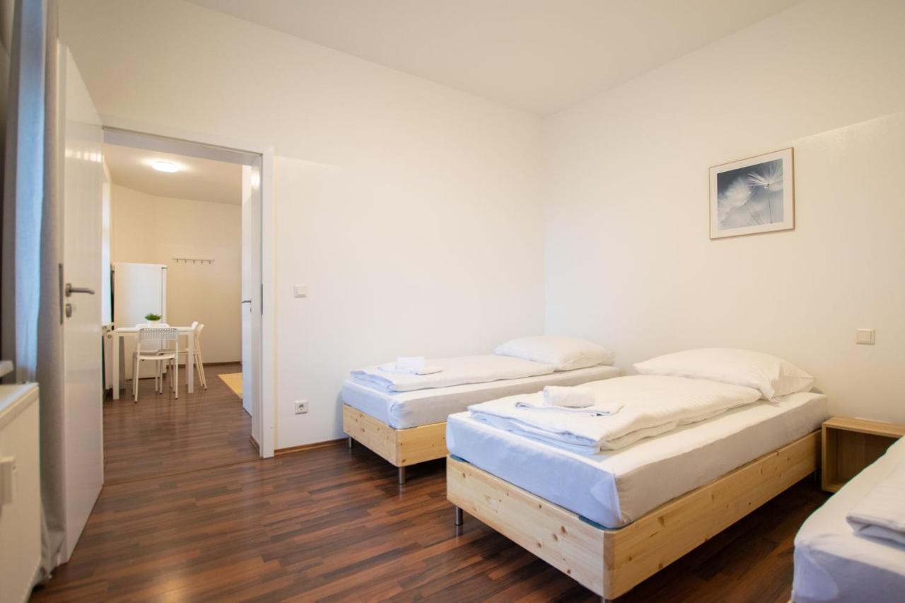 Raj Living - 1 Or 4 Room Apartments - 15 Min To Messe Dus - 10 Min Old Town Dus Düsseldorf Exterior foto
